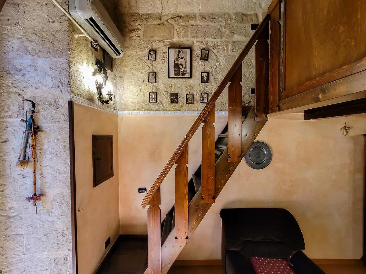 Cozy Classical Residence In The City Center Bari 0*,  Italien